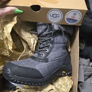 Ugg Australia ADIRONDACKBOOT Il size 8